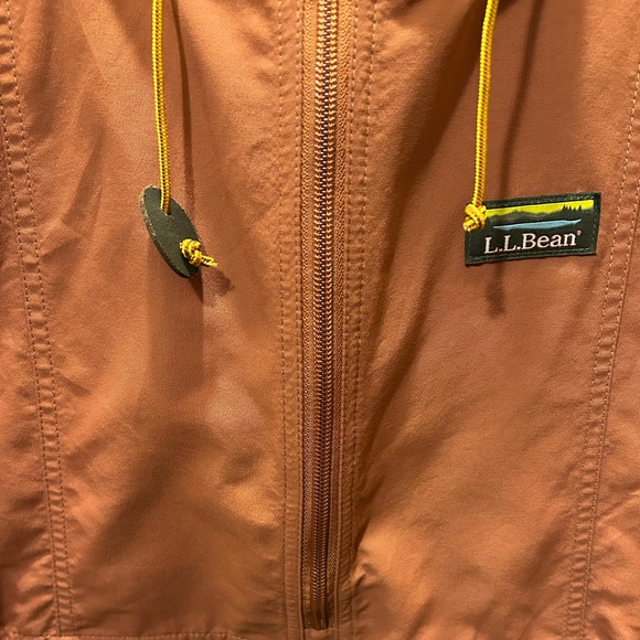 L.L. Bean Wind Jacket - Picture 1 of 3